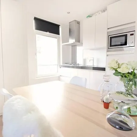 Design With Stunning View Over West Апартаменты